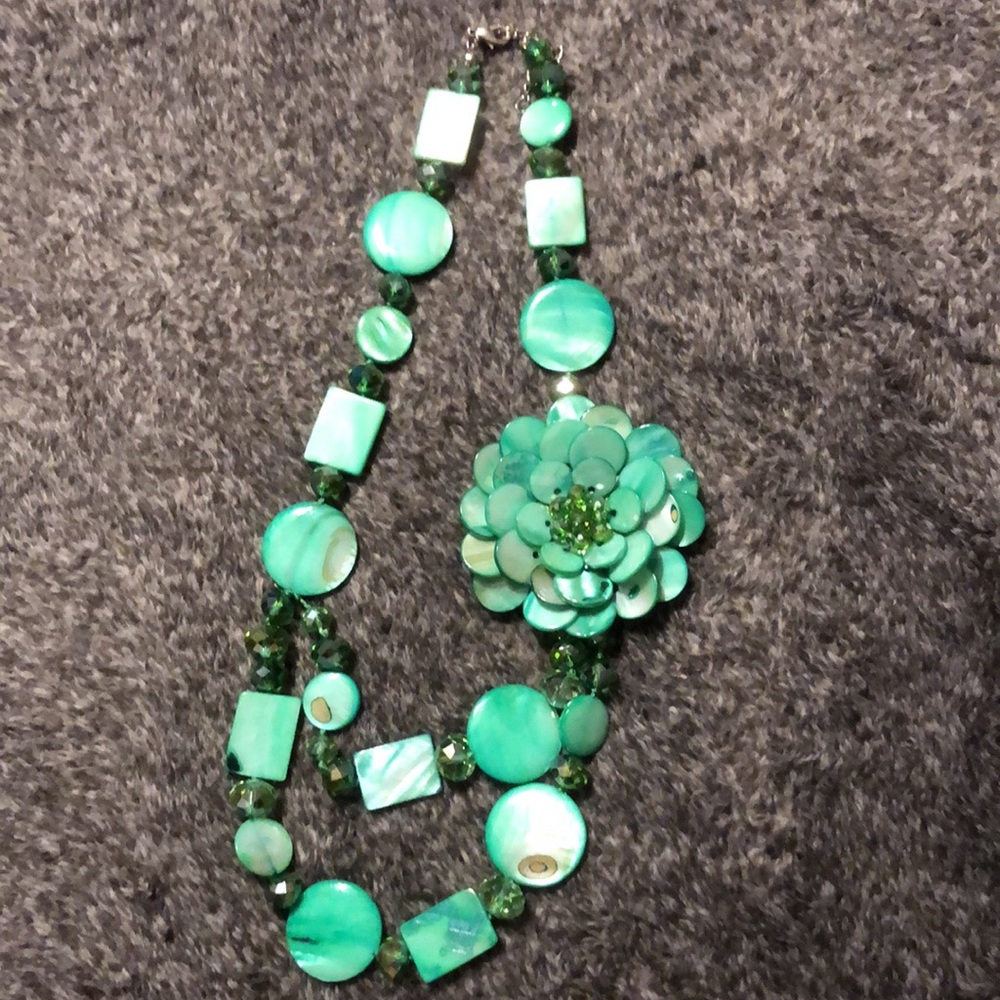 🌻 3 for 20  Green opal like necklace